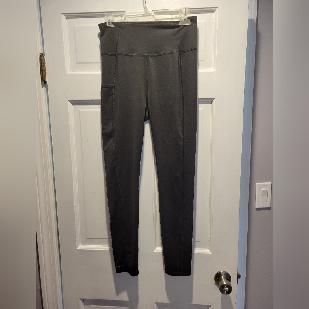 Columbia Women's black leggings, size Medium
